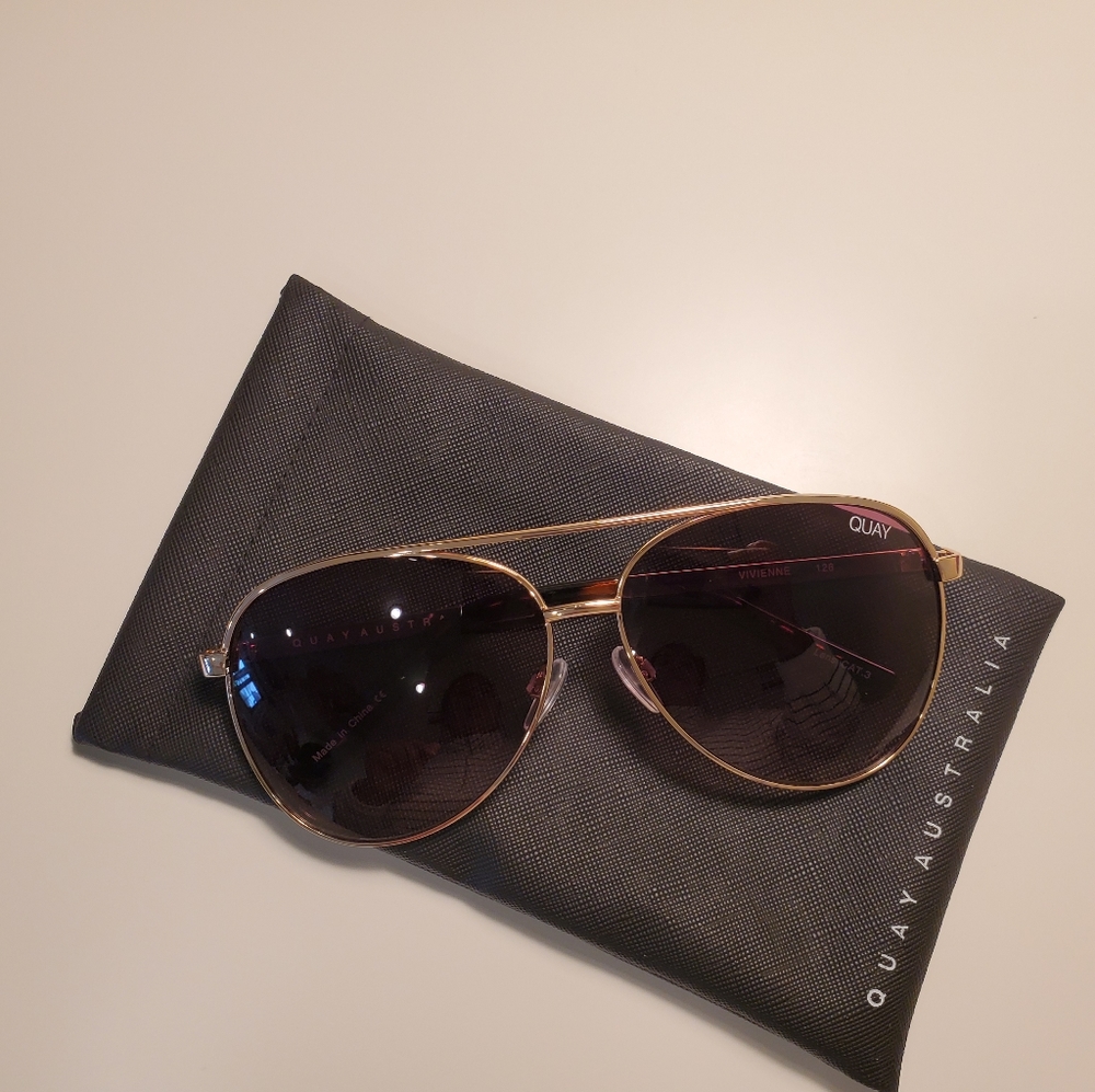 NWT QUAY SUNGLASSES
